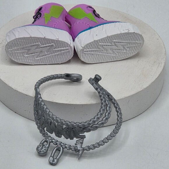 Monster High Frankie Stein Doll Accessories Set With Shoes & Silver Logo Belt - Picture 4 of 5